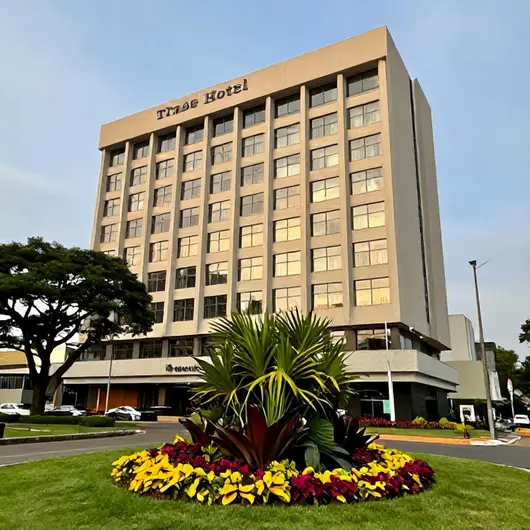 Conheça o Trade Hotel