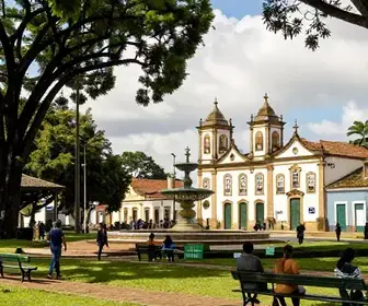 Descubra a História e o Charme da Praça Antônio Carlos em Juiz de Fora